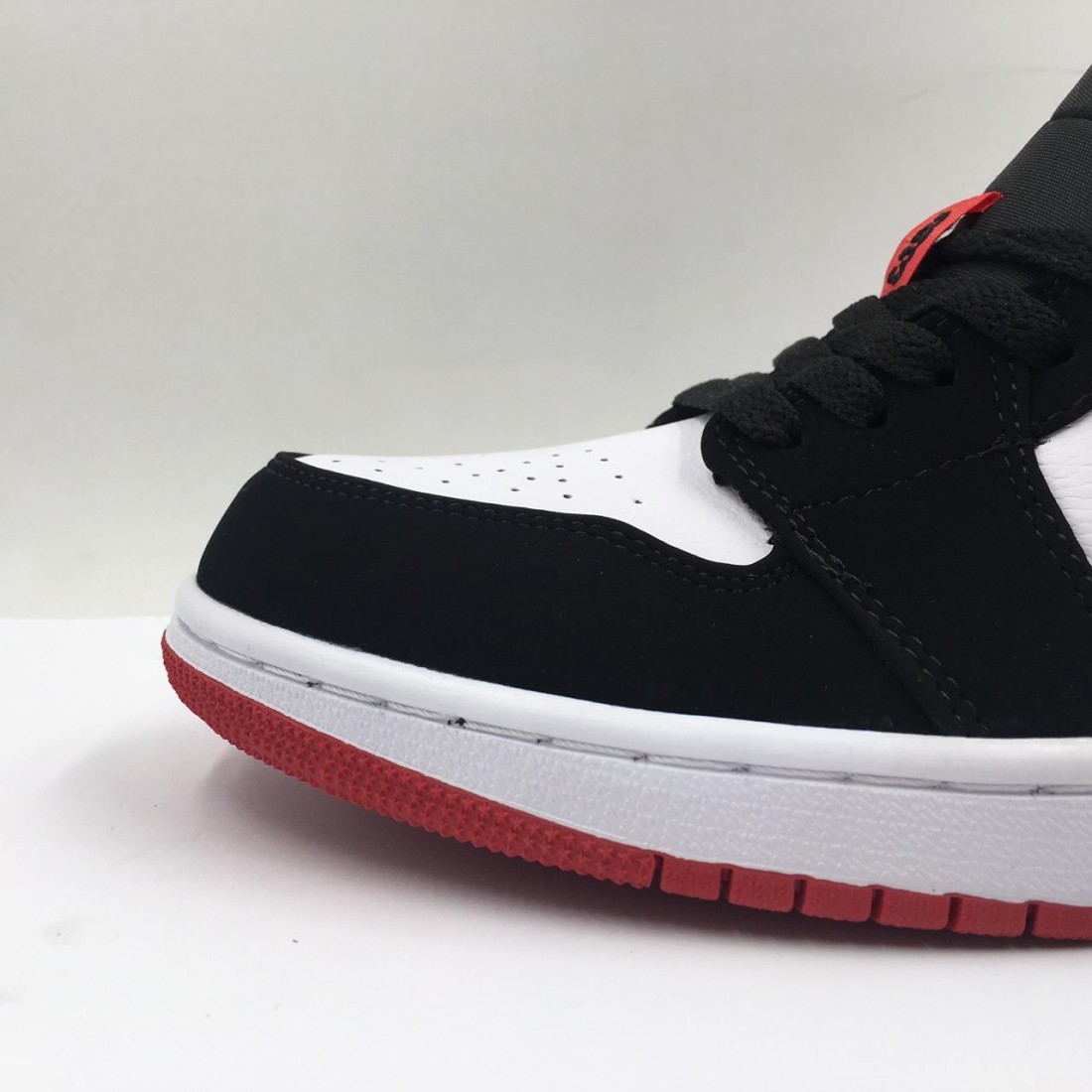 black toe jordan low